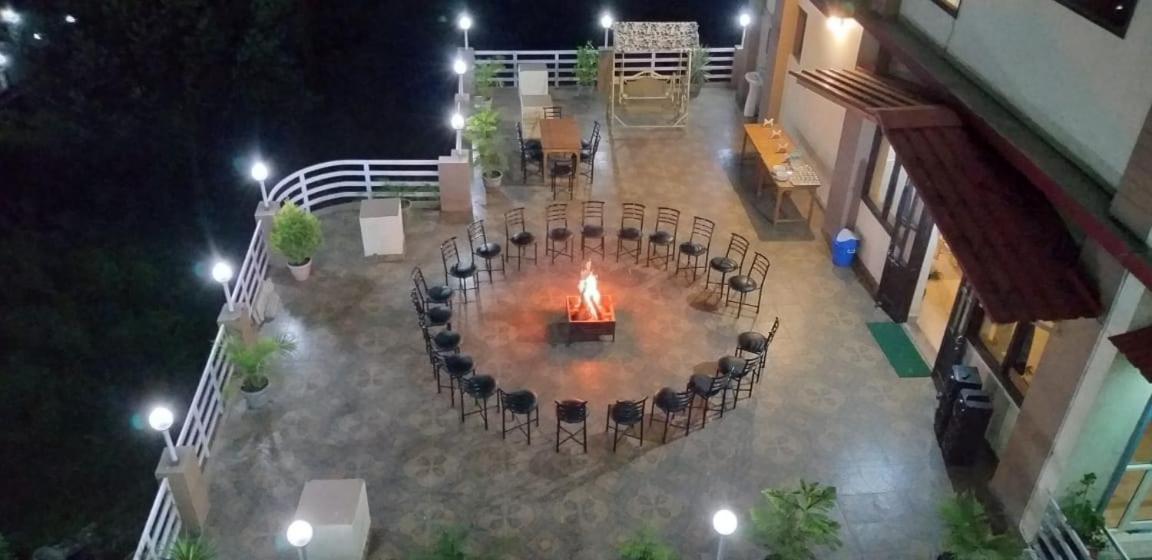 אלמורה Shivalik River Retreat מראה חיצוני תמונה